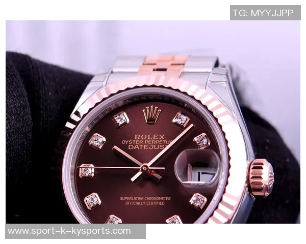 C罗专访佩戴价值110万镑手表360颗钻石闪耀引关注 C罗专访佩戴价值110万镑手表360颗钻石闪耀引关注