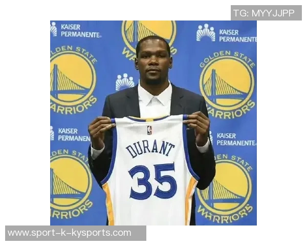 勇士管理层霍里坦言杜兰特不会有雕像球队历史早已辉煌 勇士管理层霍里坦言杜兰特不会有雕像球队历史早已辉煌